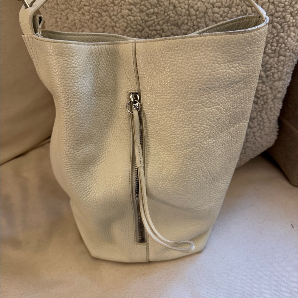 Chic Cream Leather Shoulder Bag